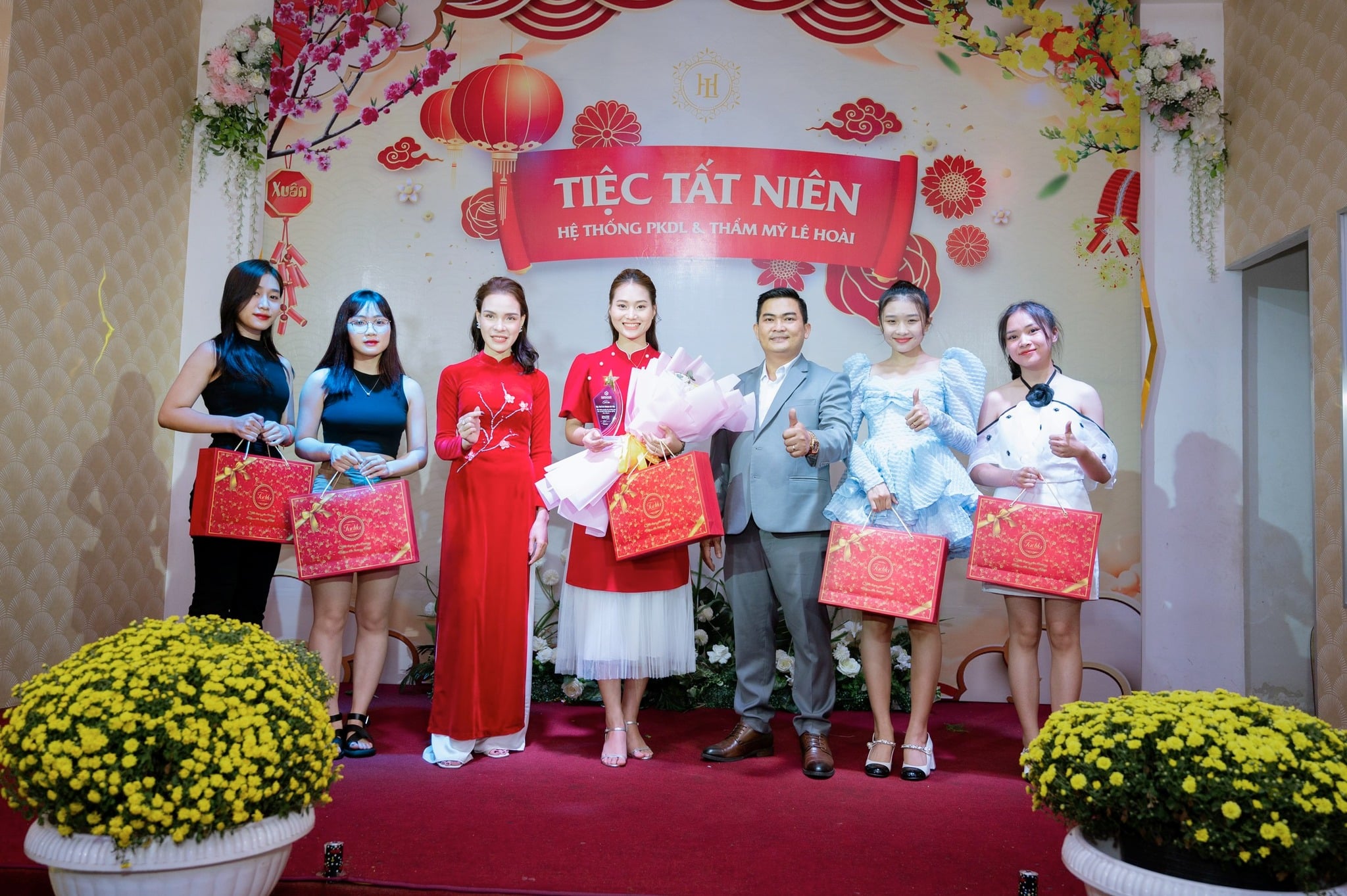 tat nien tham my le hoai 2022 14