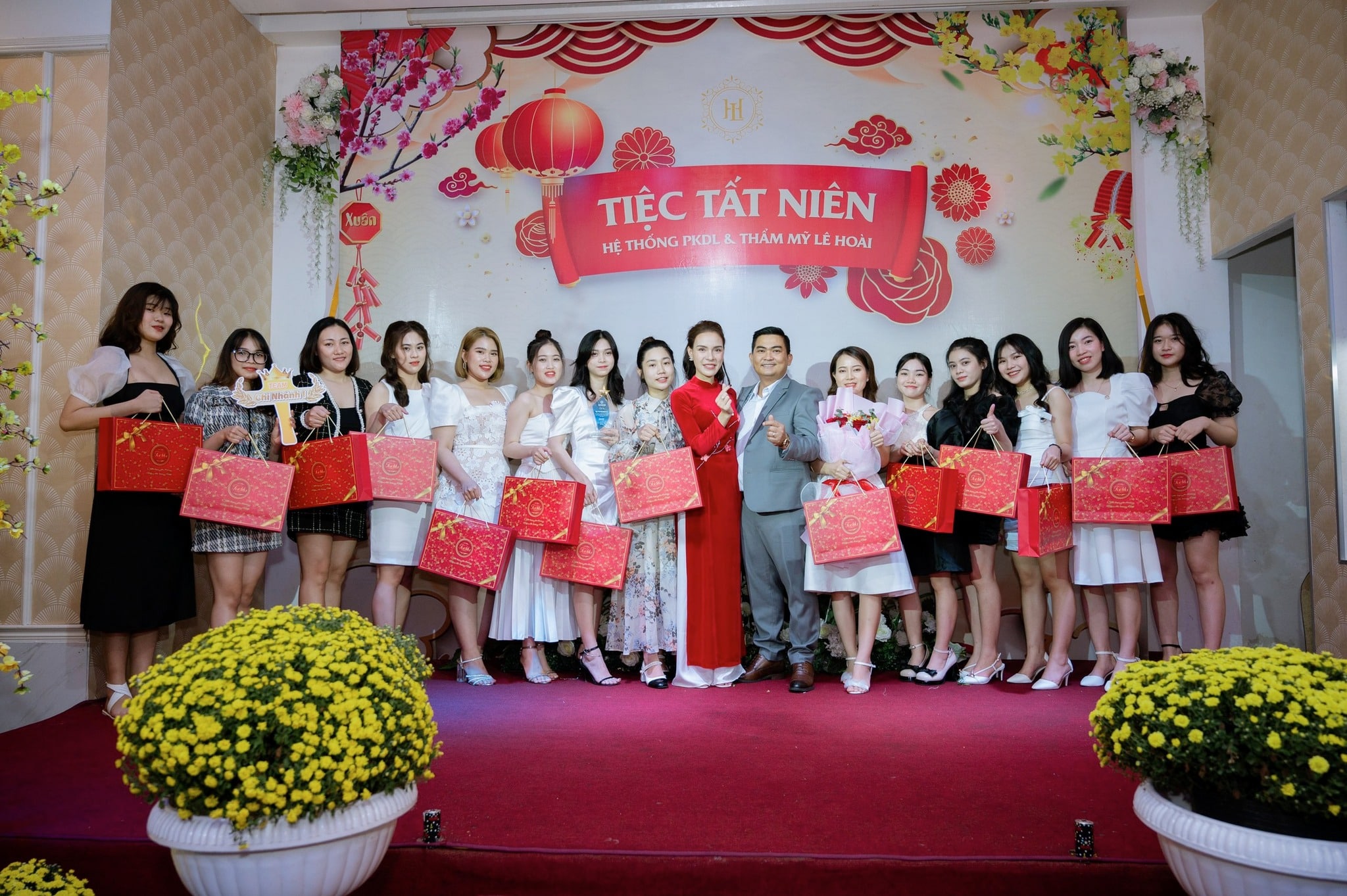 tat nien tham my le hoai 2022 15