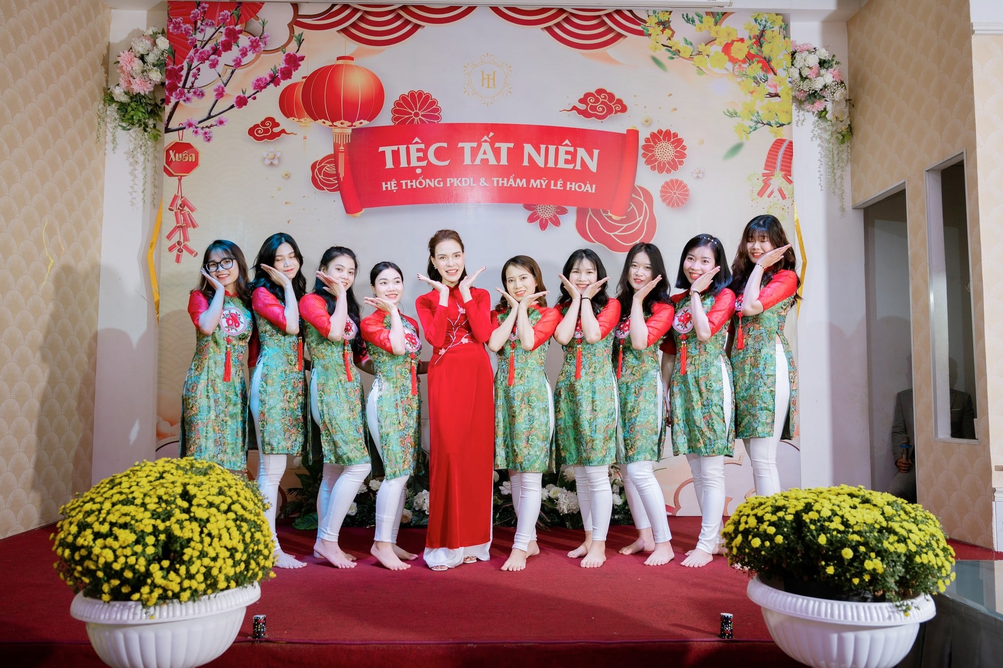 tat nien tham my le hoai 2022 9